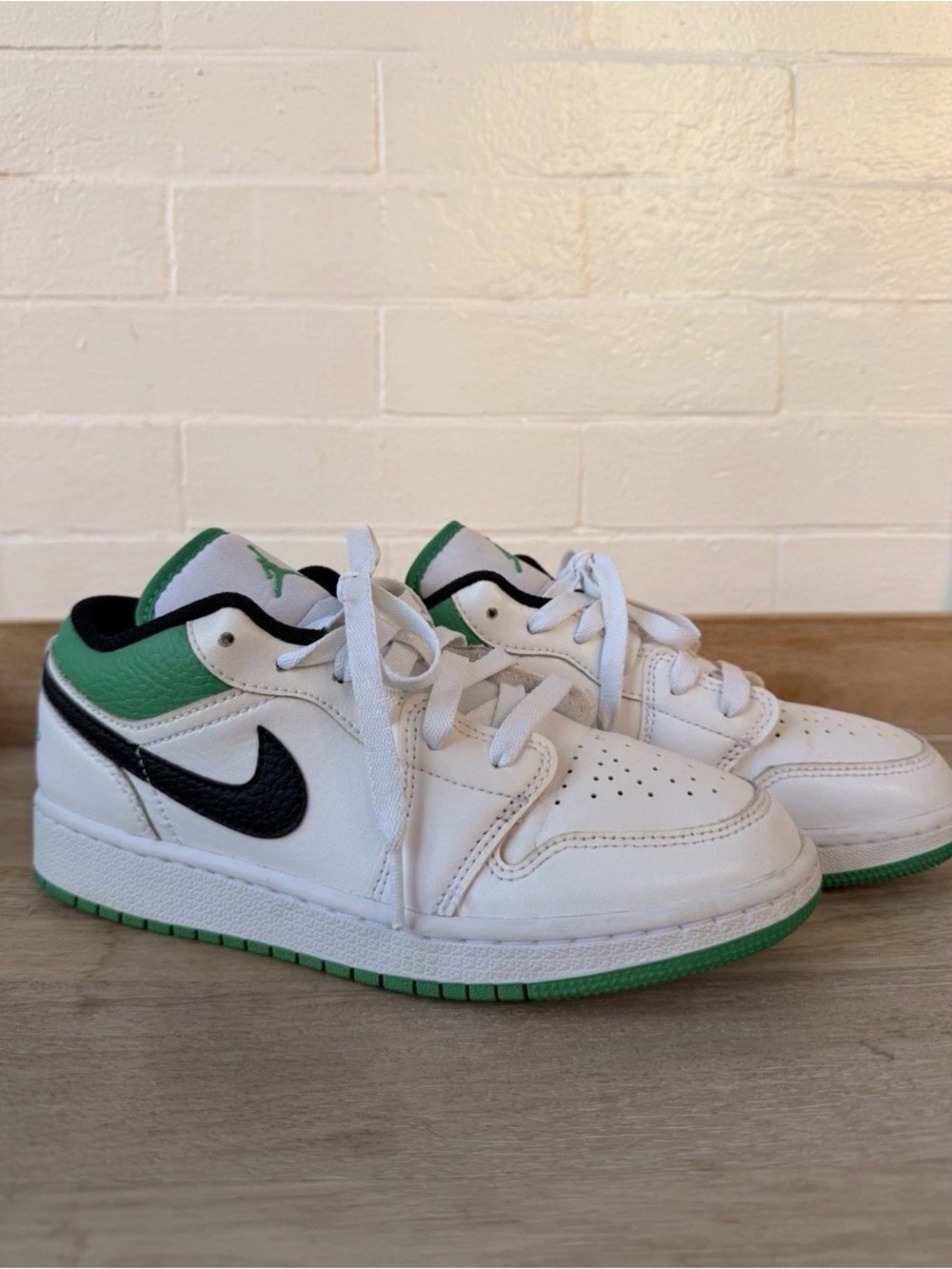 Nike Jordan One Kids White, Green & Black Low-Top Sneakers